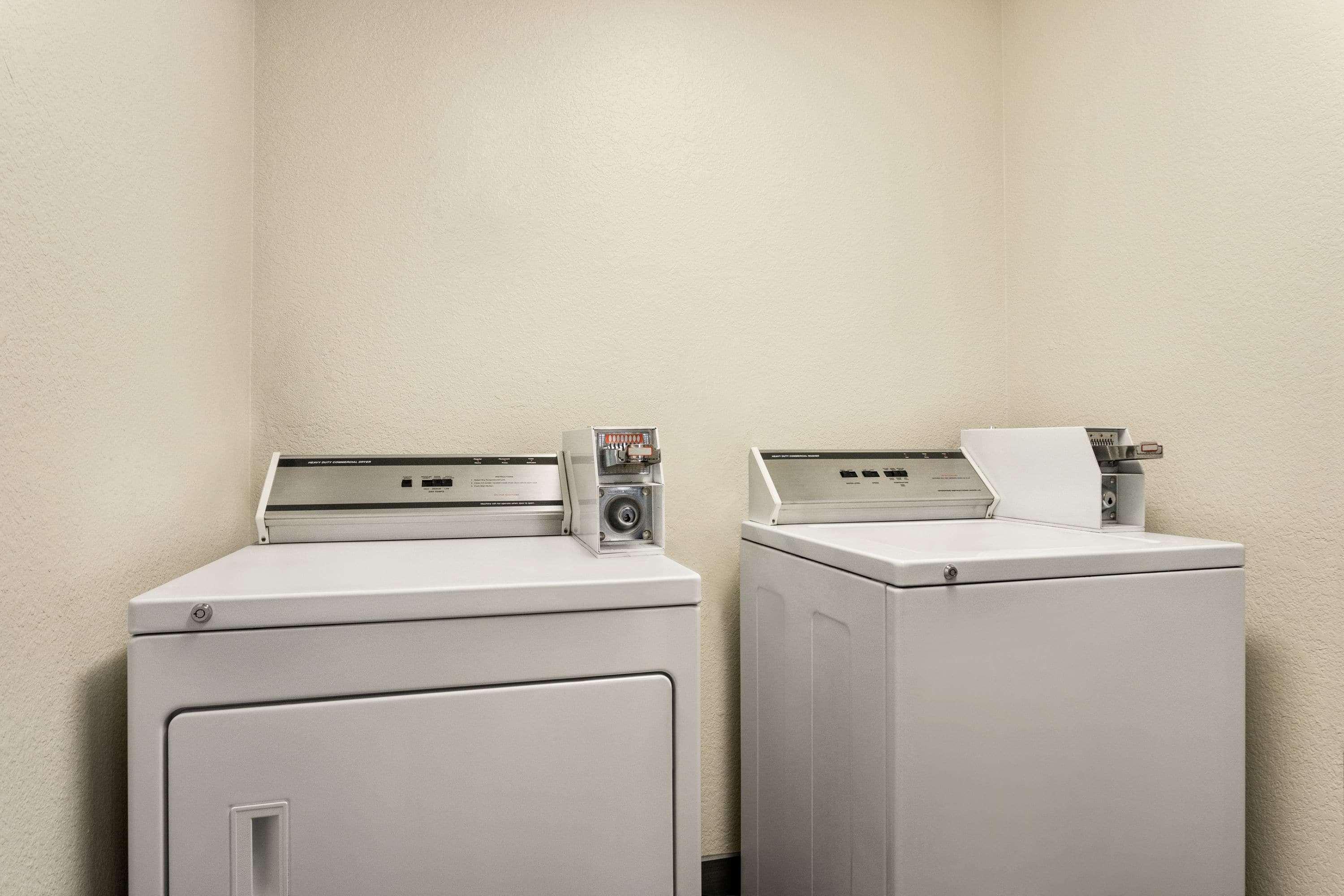 マイクロテル イン&スイーツ バイ ウインダム インバー グローブ ハイツ ミネアポリス Inver Grove Heights エクステリア 写真